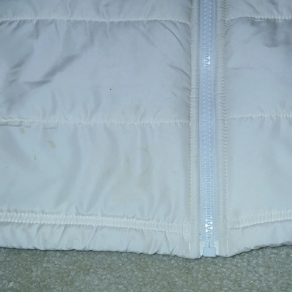 FILA Women's Cream Puffer Vest - Picture 5 of 6